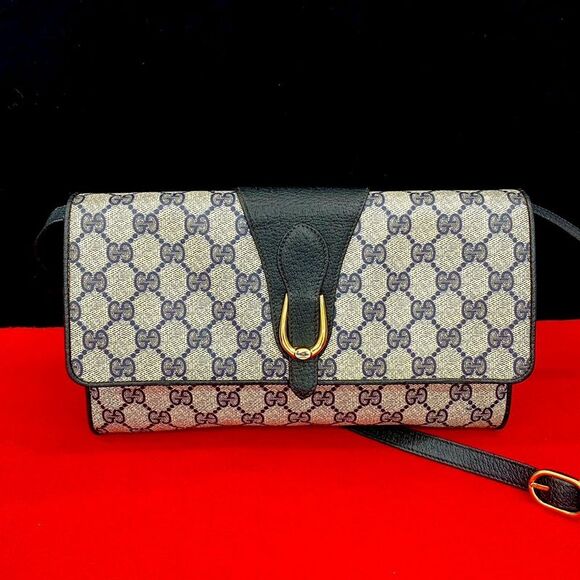 Gucci GG Logo Leather Shoulder Bag - Picture 1 of 10